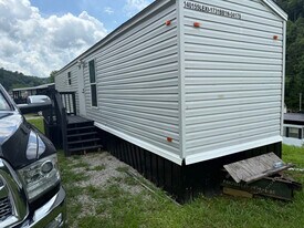 3629 KY-1 in Flatgap, KY - Building Photo