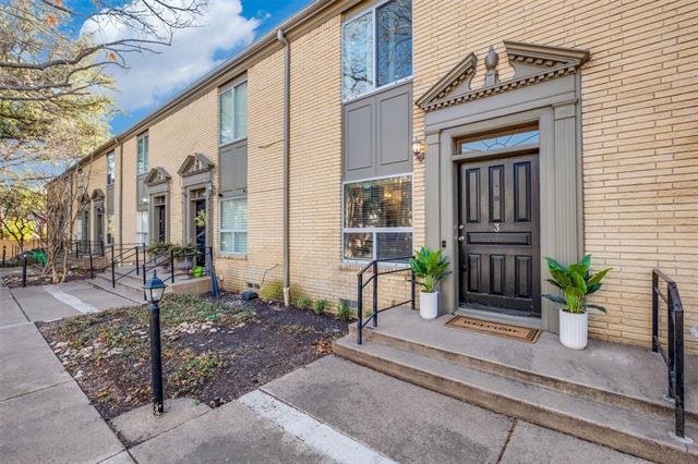 7404 W Northwest Hwy in Dallas, TX - Building Photo - Building Photo