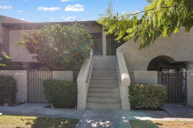 property at 1150 E Amado Rd
