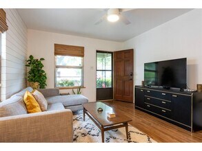 3011 E 17th St in Austin, TX - Building Photo - Building Photo