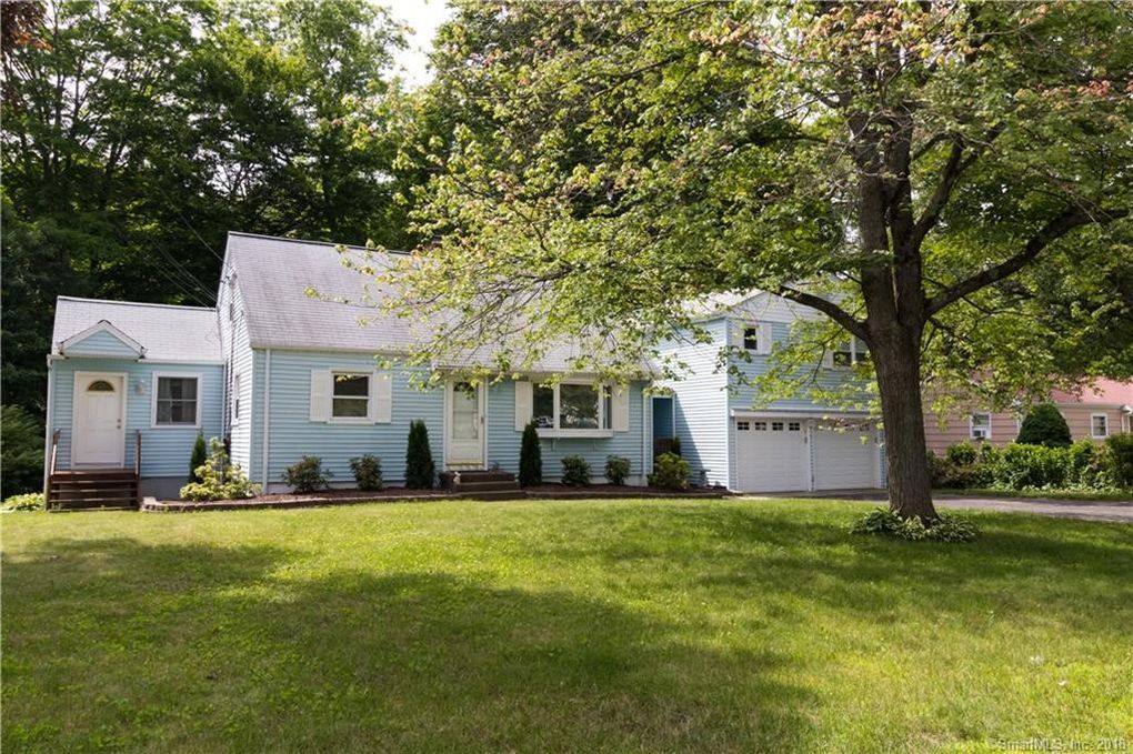 296 Toll House Ln in Fairfield, CT - Building Photo