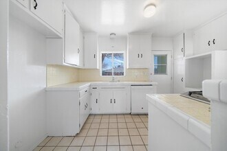 44526 Cedar Ave in Lancaster, CA - Building Photo - Building Photo