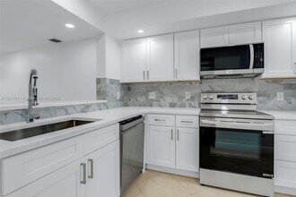 2057 Champions Way in North Lauderdale, FL - Building Photo - Building Photo