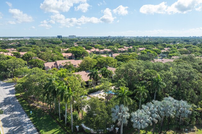 Coach Houses Of Town Place Condos in Boca Raton, FL - Building Photo - Building Photo