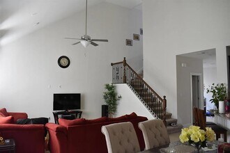 1109 Sundrops St in Leander, TX - Building Photo - Building Photo