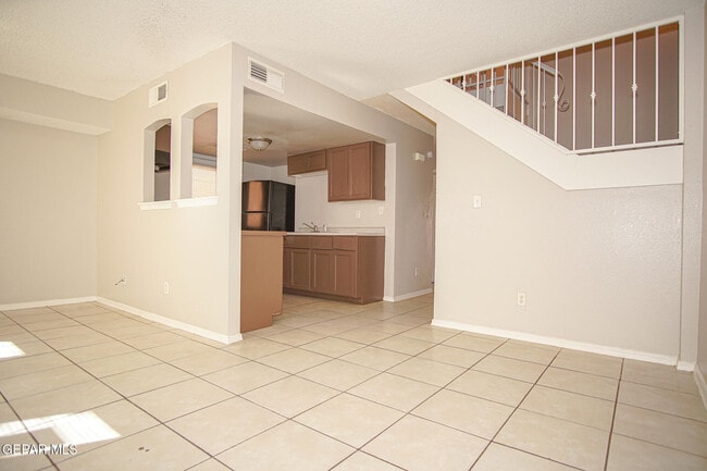 11027 Sunshine Ct in El Paso, TX - Building Photo - Building Photo