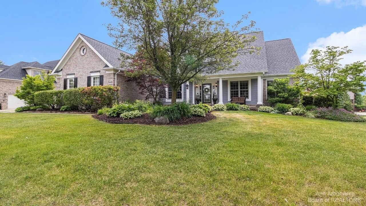 50145 Tottenham Ct in Canton Township, MI - Building Photo