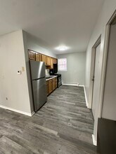 807 Carrier Creek Blvd NE, Unit 1 in Grand Rapids, MI - Foto de edificio - Building Photo