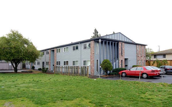 Burning Tree Apartments in Portland, OR - Building Photo - Building Photo