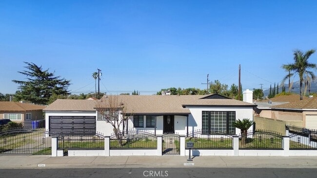 7726 Blanchard Ave in Fontana, CA - Foto de edificio - Building Photo