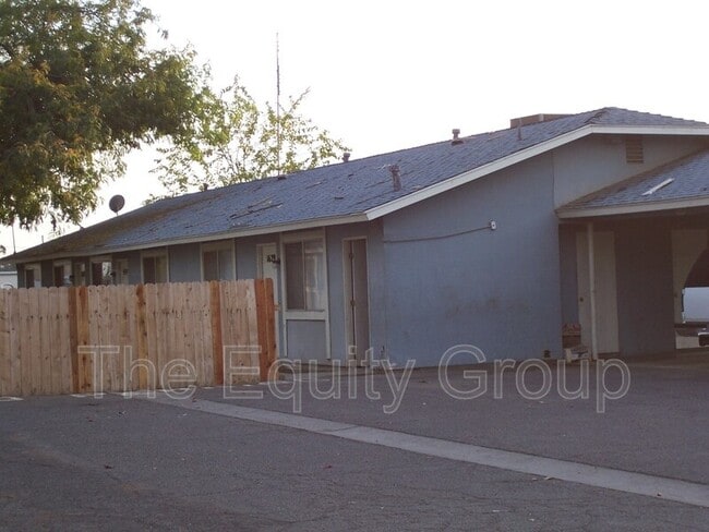 1629 E Douglas Ave in Visalia, CA - Building Photo - Building Photo