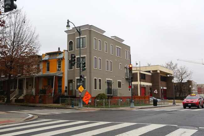 928 Euclid St NW in Washington, DC - Building Photo - Building Photo