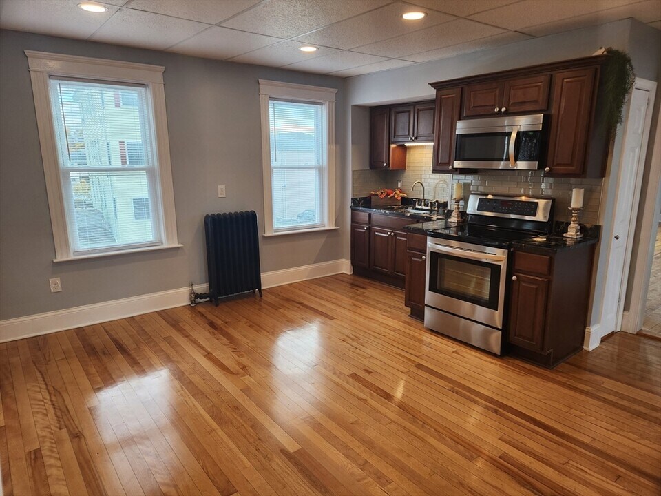 1 Plantation St in Worcester, MA - Building Photo