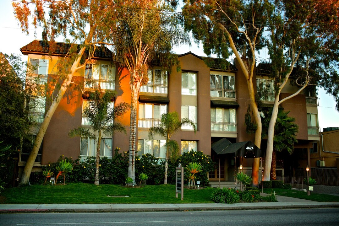 Sunbelt Toluca Apartments in Toluca Lake, CA - Building Photo