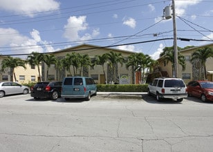 Palm Springs Apartments in Hialeah, FL - Building Photo - Building Photo
