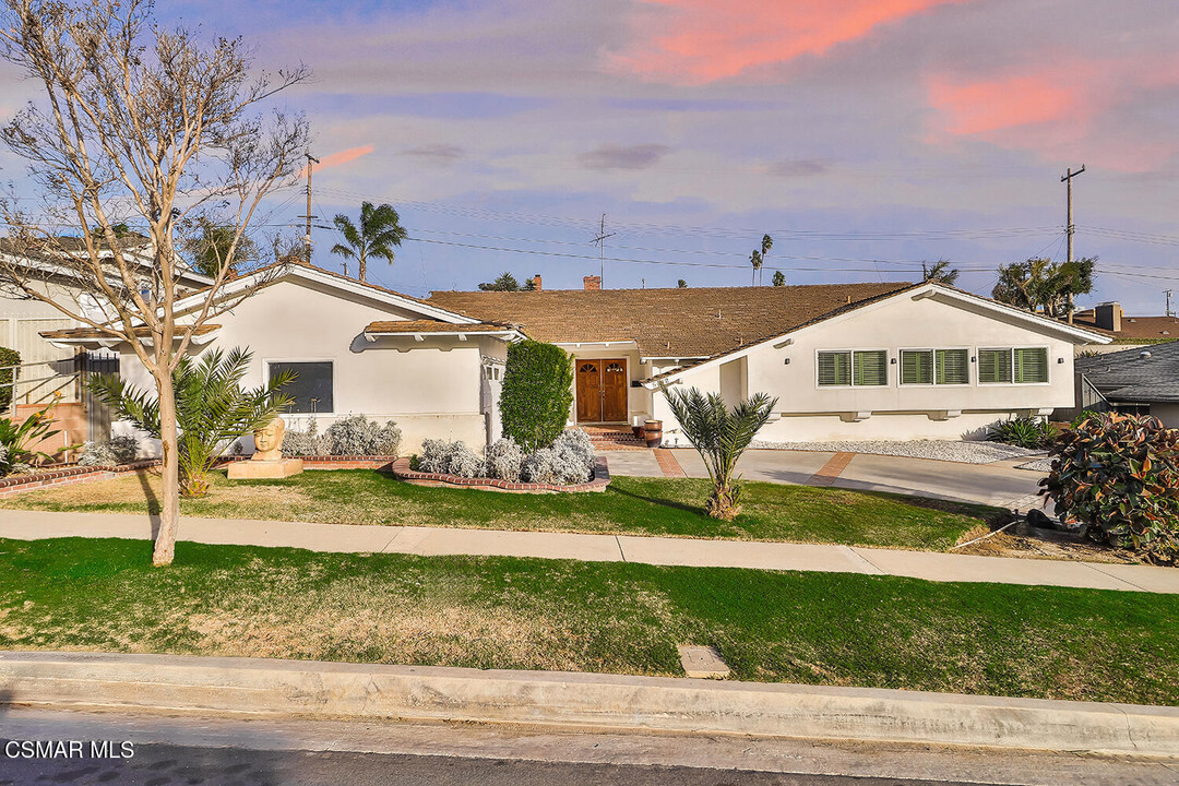 5212 Reynier Ave in Los Angeles, CA - Building Photo