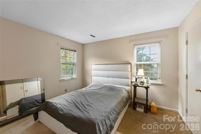 10700 Blue Heron Dr in Charlotte, NC - Building Photo - Building Photo