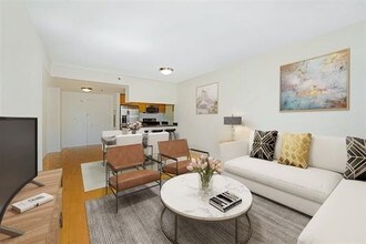 102 Christopher Columbus Dr-Unit -204 in Jersey City, NJ - Building Photo - Building Photo