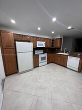 991 Sevilla Cir in Weston, FL - Building Photo - Building Photo