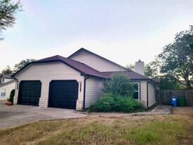 339 Fantail Loop in Austin, TX - Building Photo