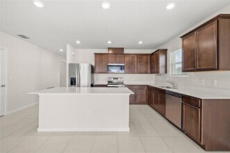 1575 Aspen Ave in Davenport, FL - Building Photo - Building Photo