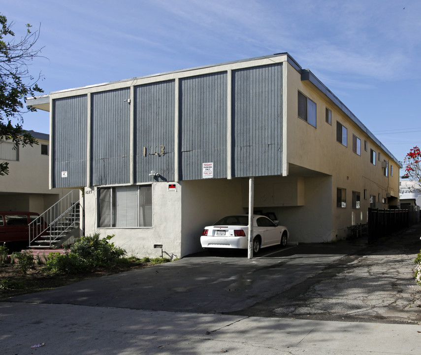 1023 N Hudson Ave in Los Angeles, CA - Building Photo