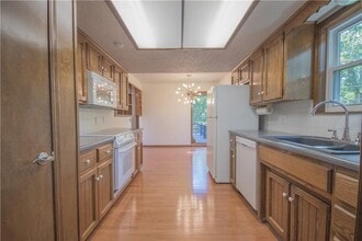 403 S 37th St in Rogers, AR - Building Photo - Building Photo