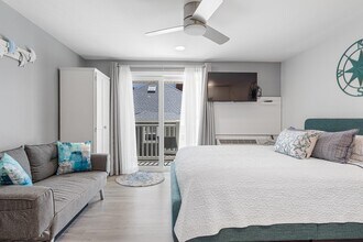 6 Ashworth Ave in Hampton, NH - Building Photo - Building Photo