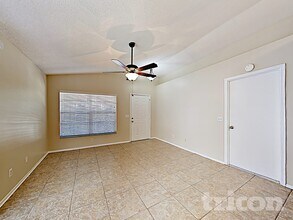 1248 E Cleveland St in Apopka, FL - Building Photo - Building Photo