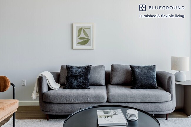 100 Van Ness Ave in San Francisco, CA - Foto de edificio - Building Photo