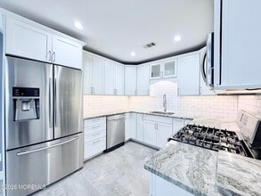 7 Longfellow Ct in Freehold, NJ - Building Photo - Building Photo