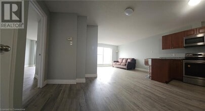 135 James St S in Hamilton, ON - Building Photo - Building Photo