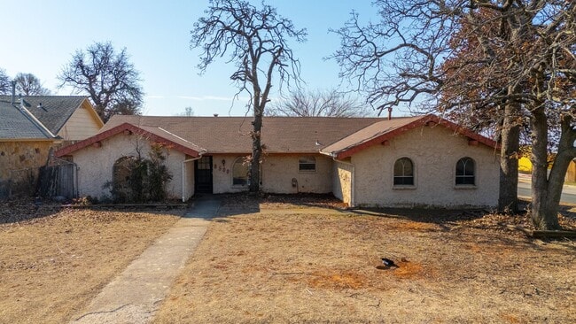 property at 8500 Del Arbole Dr