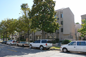 New Hampshire Apartments in Los Angeles, CA - Building Photo - Building Photo