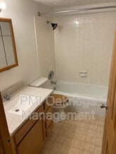 1112 W Main St in Troy, OH - Foto de edificio - Building Photo