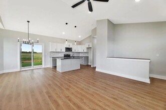 5424 W 42nd St S in Wichita, KS - Building Photo - Building Photo