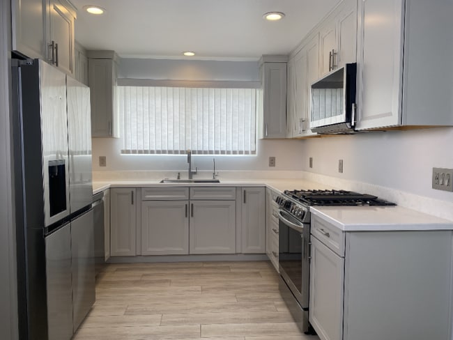 1717 Fernando St in Seaside, CA - Building Photo - Building Photo