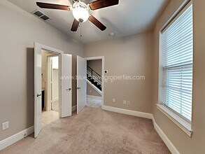 3200 Ross Ave in Dallas, TX - Building Photo - Building Photo