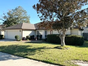 8707 NW 10th Pl in Gainesville, FL - Foto de edificio - Building Photo