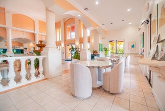 Falls Of Pembroke in Pembroke Pines, FL - Building Photo - Building Photo