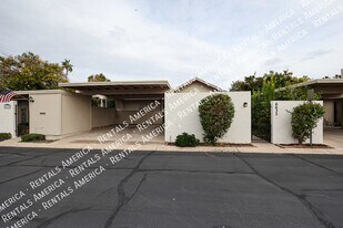 6633 N Majorca Ln E in Phoenix, AZ - Building Photo