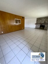 340 Cindy Ct in Pomona, CA - Foto de edificio - Building Photo