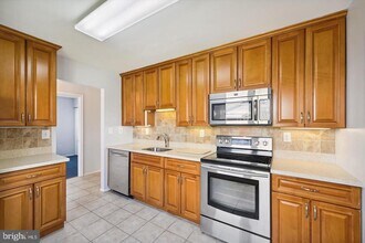 14914 Laurel Oaks Ln in Laurel, MD - Building Photo - Building Photo