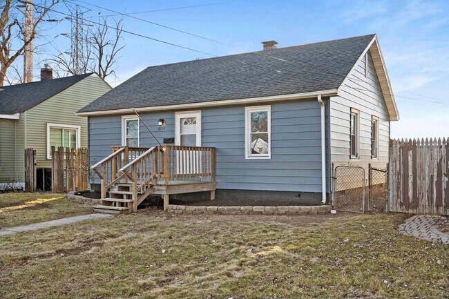 8314 Gordon Dr in Highland, IN - Building Photo - Building Photo