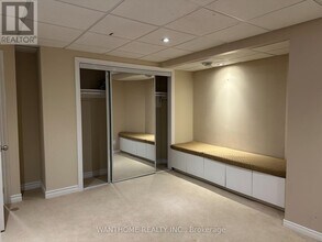 5533 Loonlake Ave in Mississauga, ON - Building Photo - Building Photo