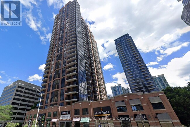 23-923 Sheppard Ave E
