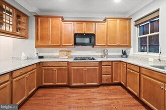 852 Regents Square in Oxon Hill, MD - Building Photo - Building Photo