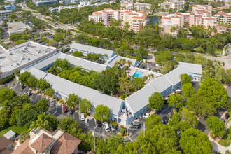 Le Phare Condominiums in Key Biscayne, FL - Building Photo - Building Photo