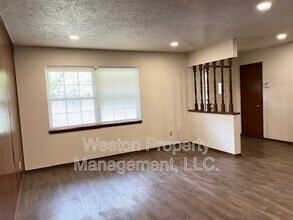 1636 N Ann Arbor Ave in Oklahoma City, OK - Building Photo - Building Photo