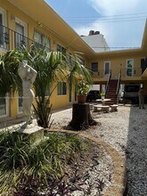 65 Washington Ave in Miami Beach, FL - Building Photo - Building Photo